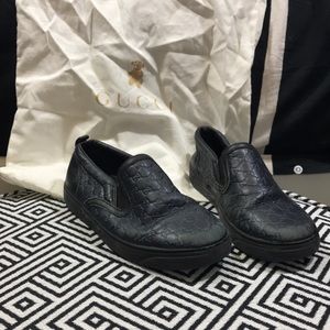Boys Gucci slip on sneakers